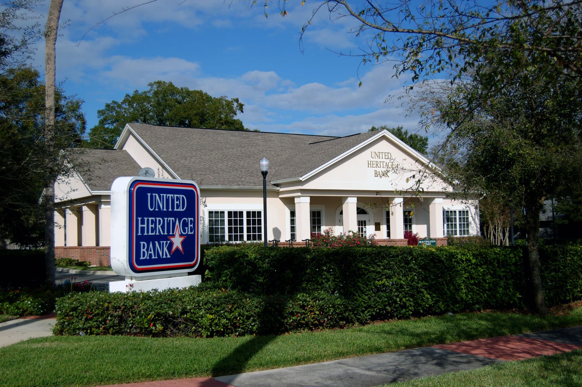 New construction and addition to the United Heritage Bank in Apopka